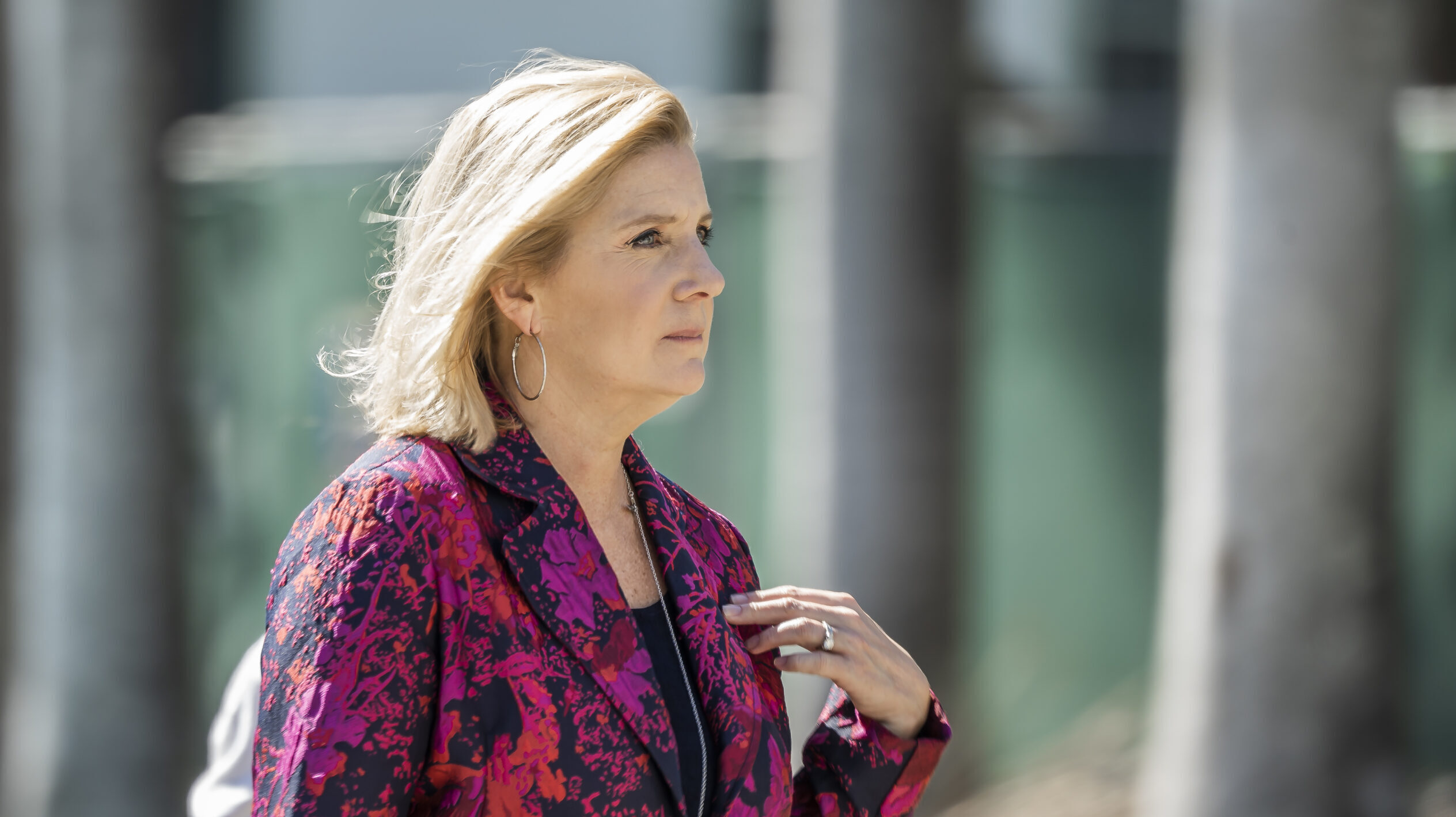 Secretary of the Army officiates swearing-in of Hawaii civilian aide