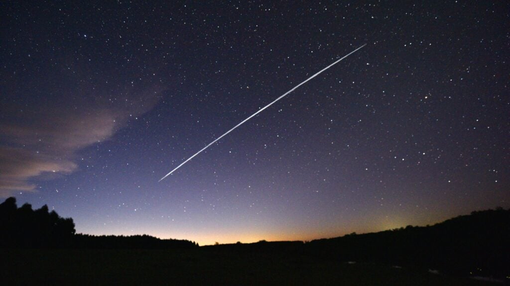 TOPSHOT-URUGUAY-SPACE-SPACEX-SATELLITE-STARLINK