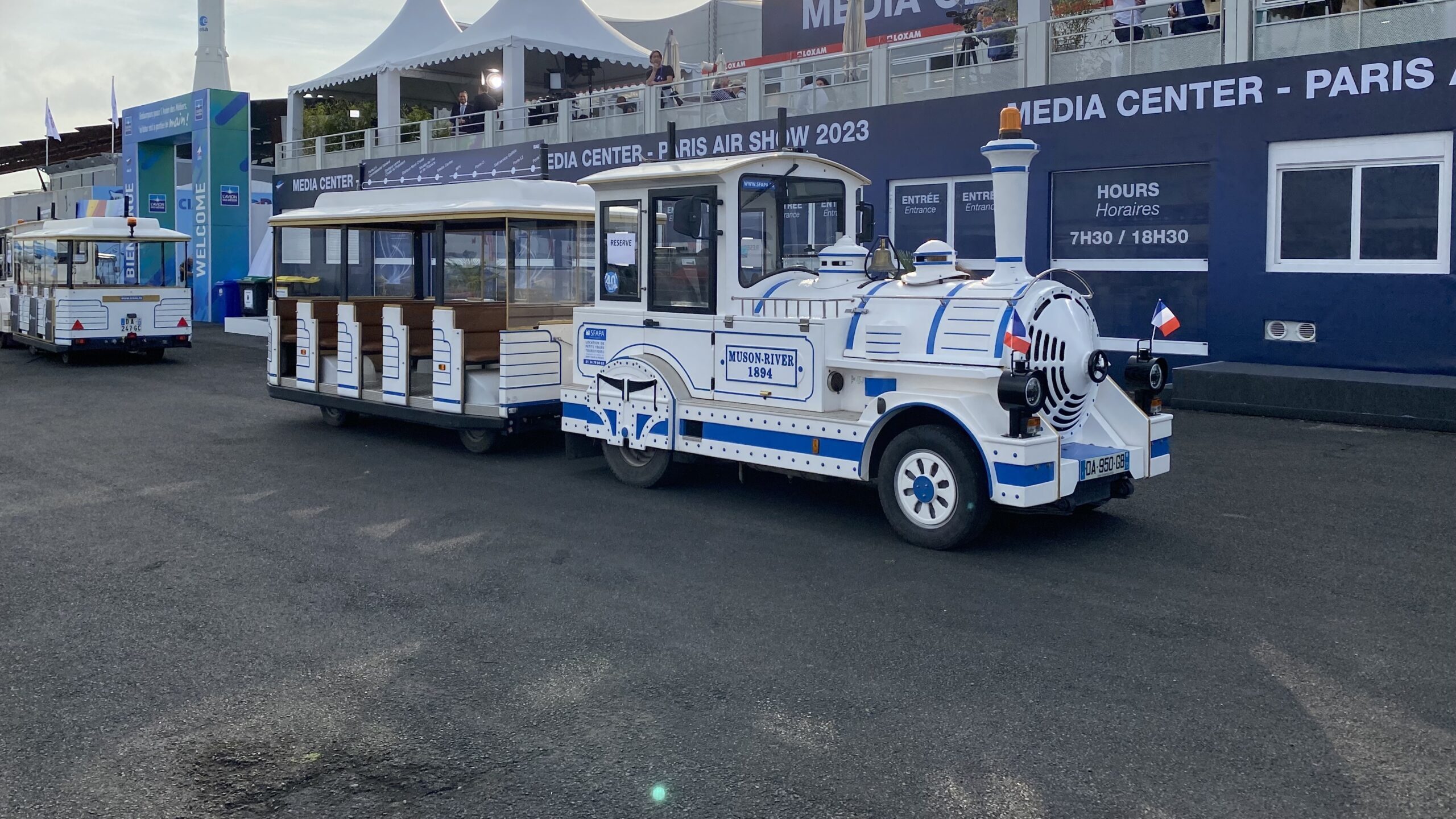 Paris air show train