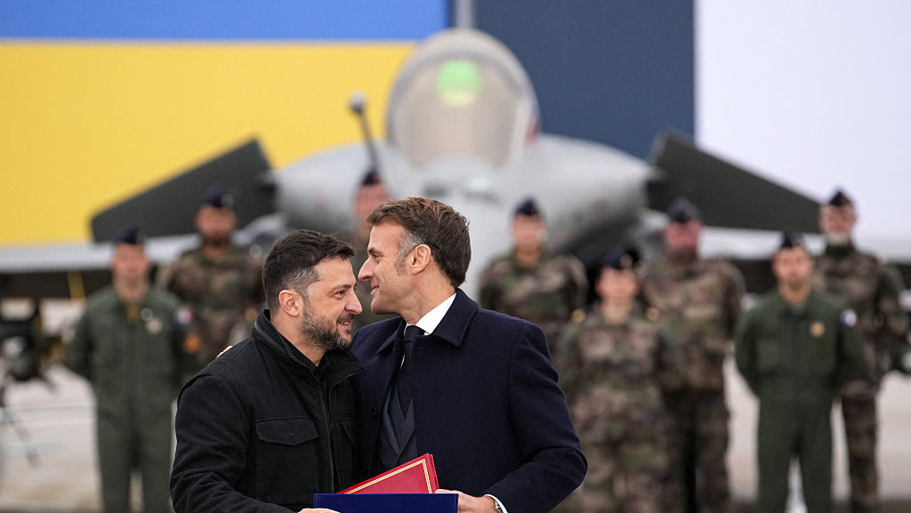 Zelenskyy says Ukraine could buy up to 100 French Rafale fighters -  Breaking Defense
