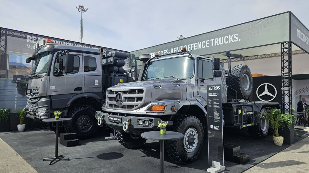 PHOTOS: the sights of World Defense Show on Day 3  breakingdefense.com