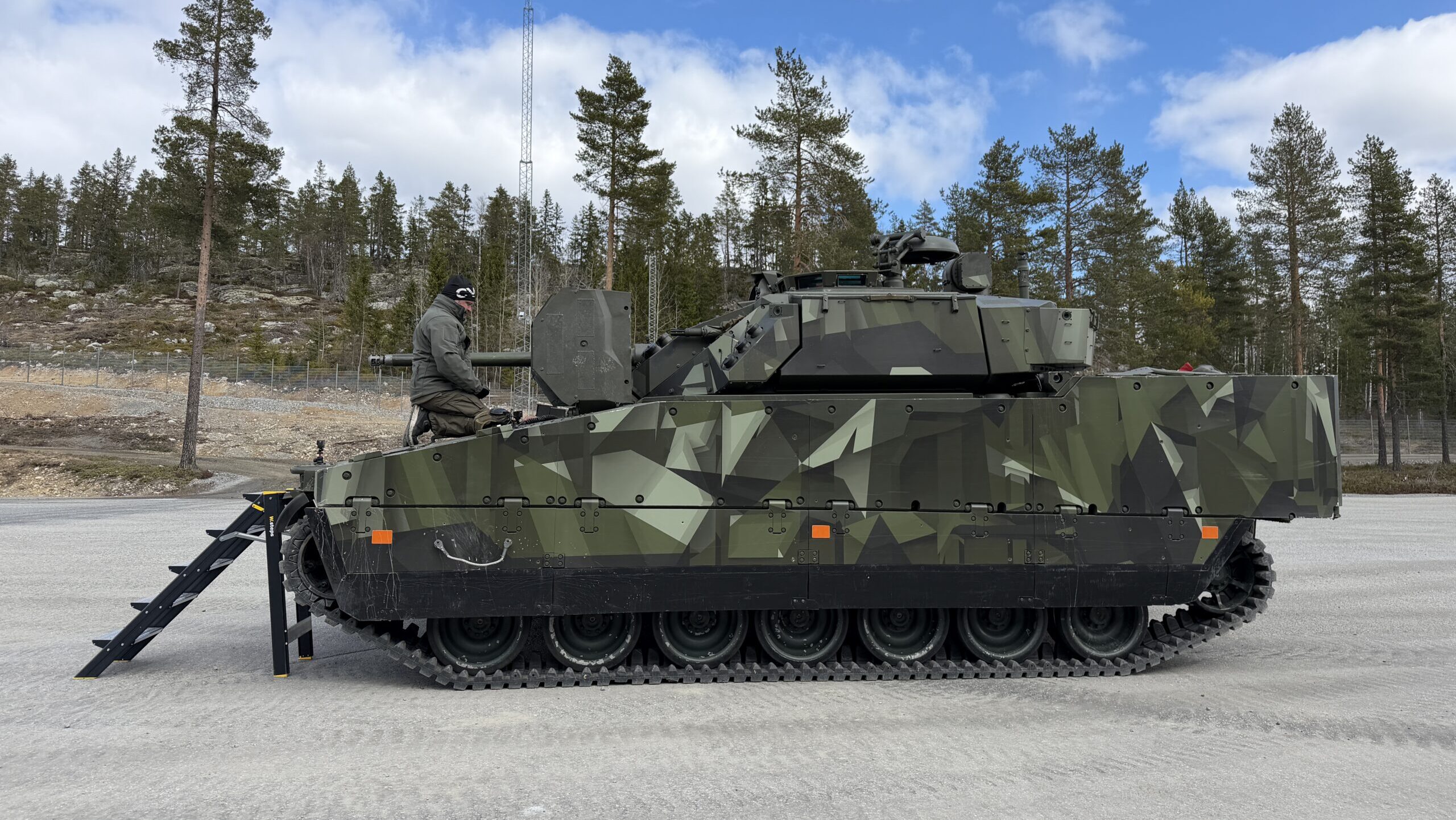 Estonia’s CV90 exit has no ‘big effect’ on joint European order: BAE Hägglunds chief
