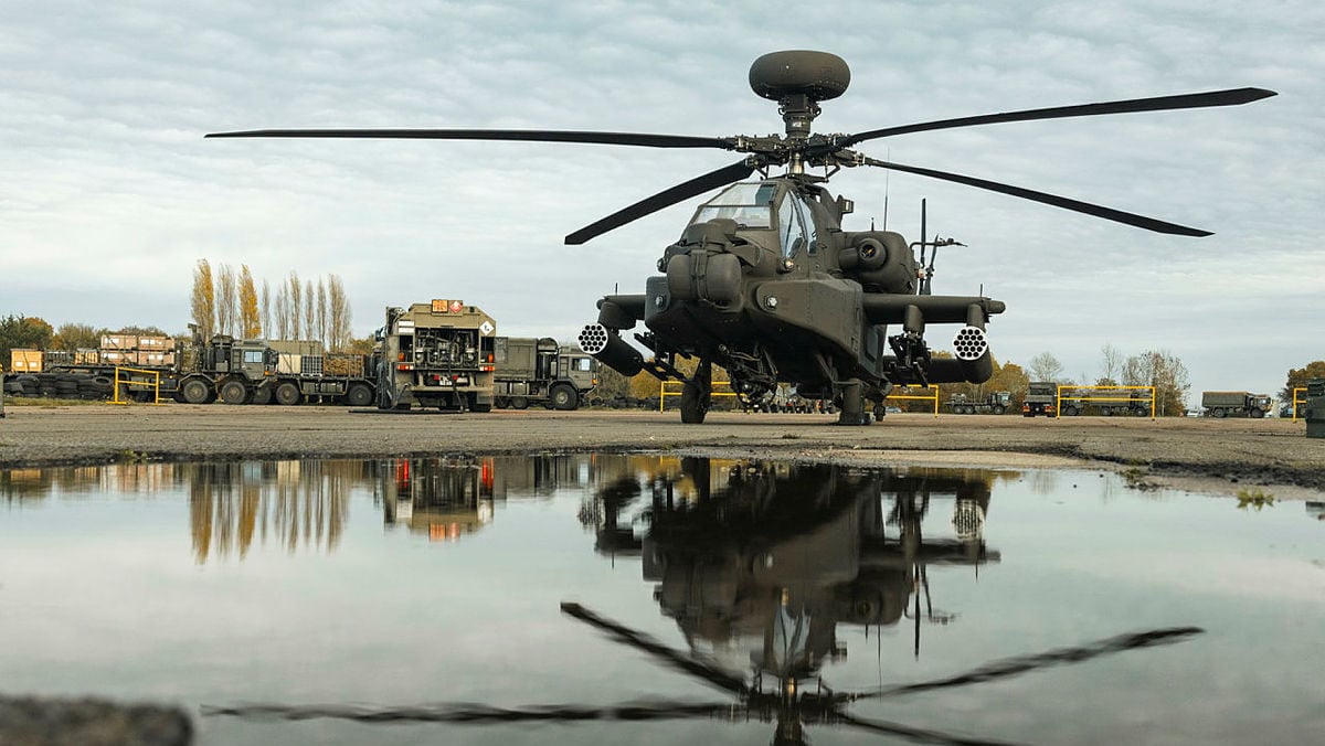UK picks 4 companies for Apache drone wingman demonstrator project