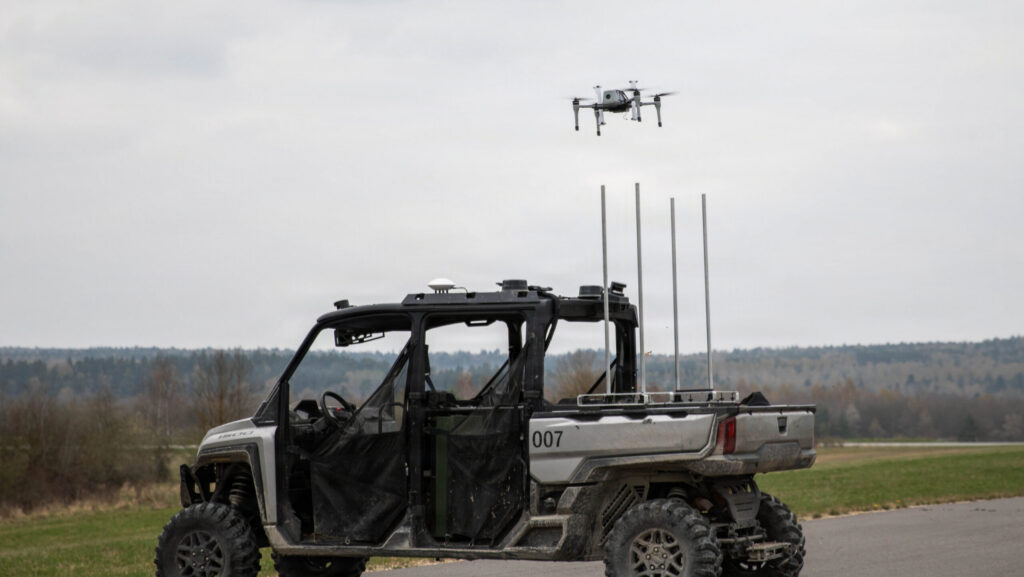Army shifts autonomy strategy to lean more on ‘awesome vendors’