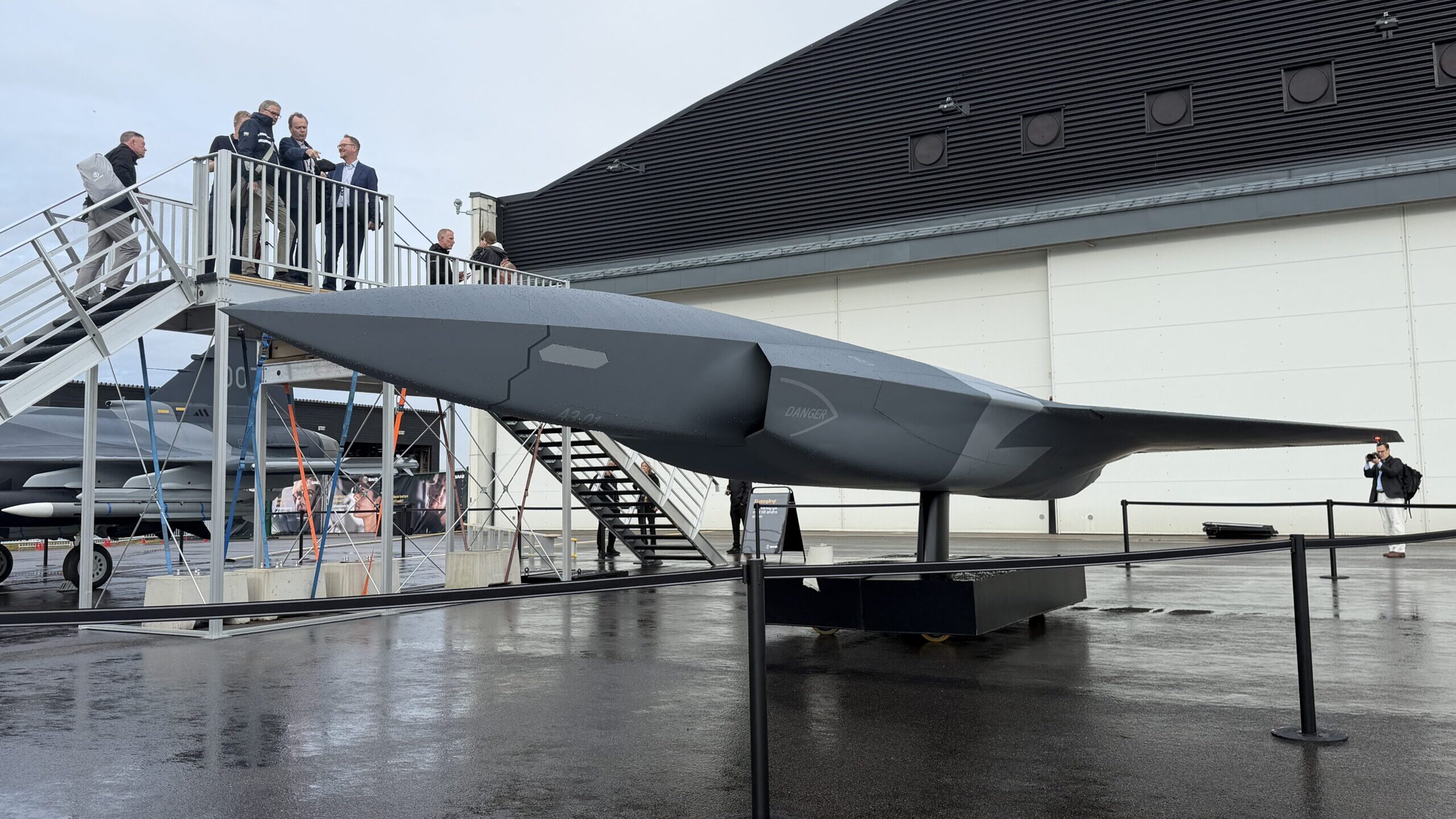 Saab shows off loyal wingman drone it hopes to offer Swedish Air Force - Breaking Defense