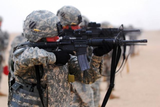 Soldiers fire M4 carbines size0-army.mil-55077-2009-11-04-151117