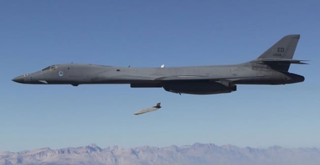 A B-1 bomber test-fires a LRASM missile, the anti-ship variant of Lockheed's JASSM