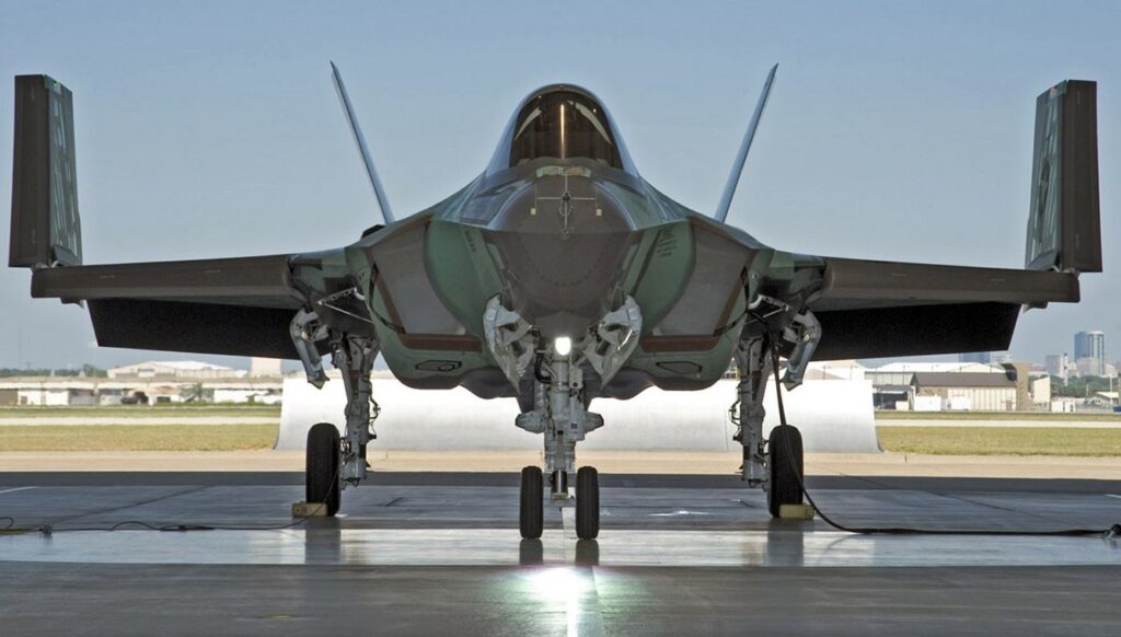 F-35C with wings up