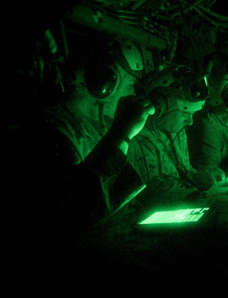 Infantry Officer Course Marines use Samsung tablets to coordinate operations from the back of a V-22.