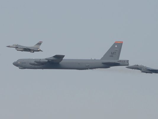 B-52 flies low near North Korea Jan. 2016