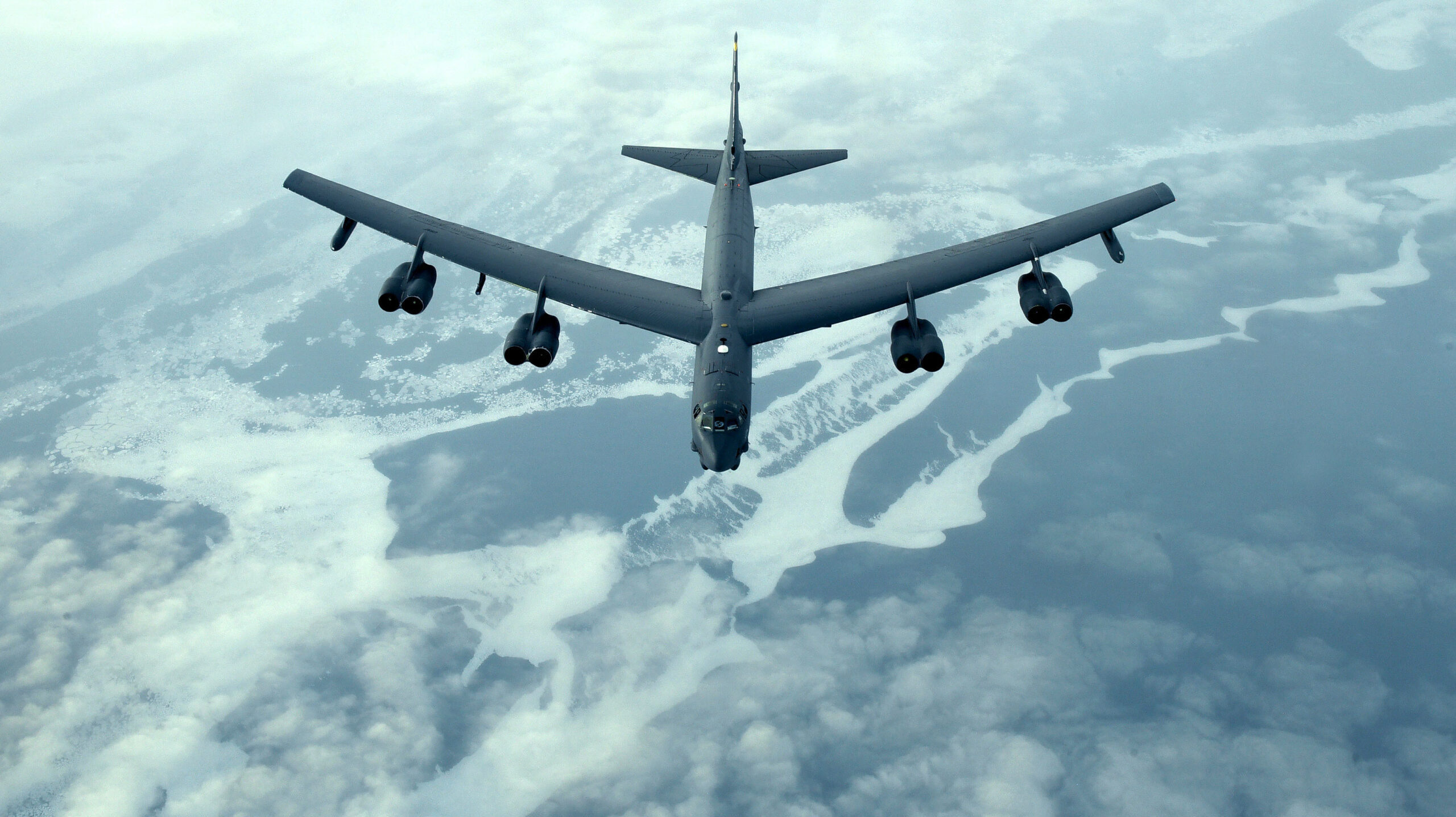 305. AMW supports B-52