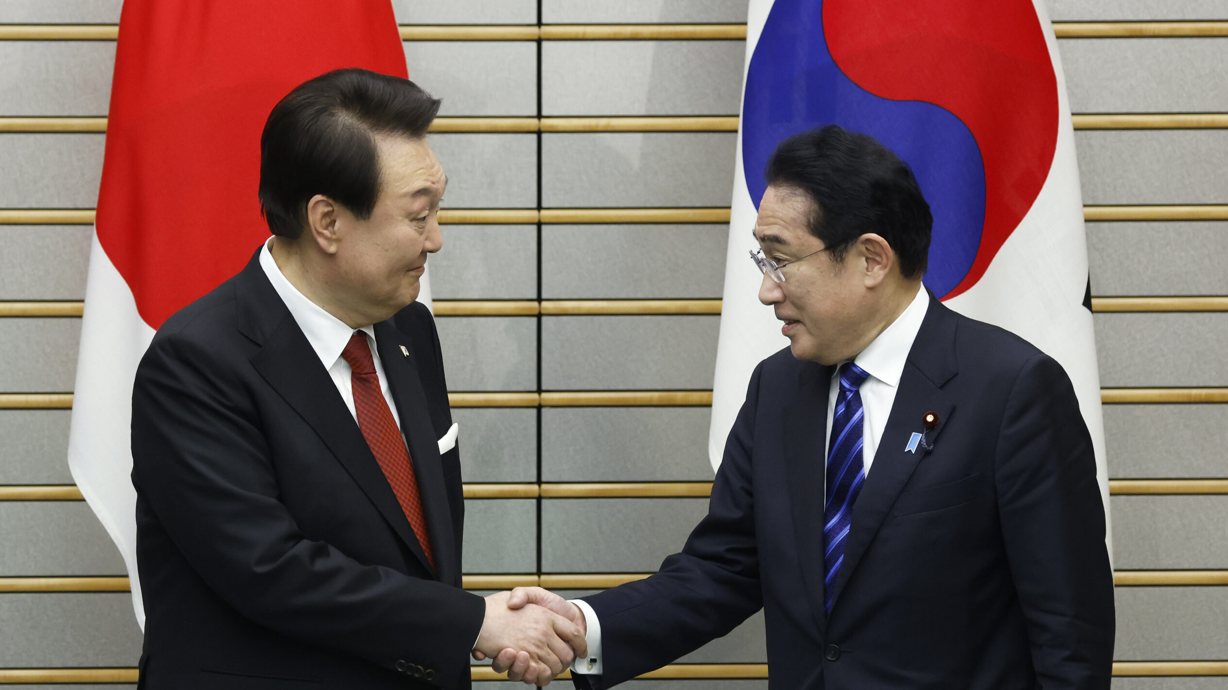 South Korea and Japan resume intel sharing agreement, but not all problems are solved