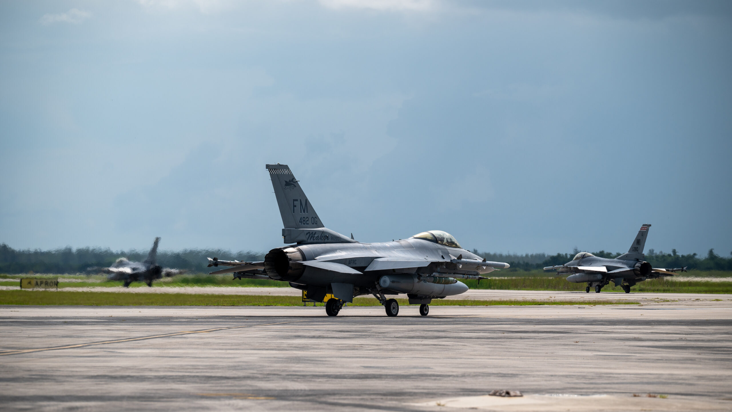 Air Force reopens F-16 ejection seat deal, setting up contest between Collins, Martin-Baker