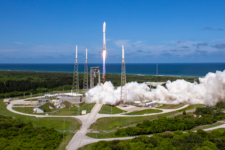 Amazon, OneWeb slowly stalk SpaceX for piece of Pentagon SATCOM pie