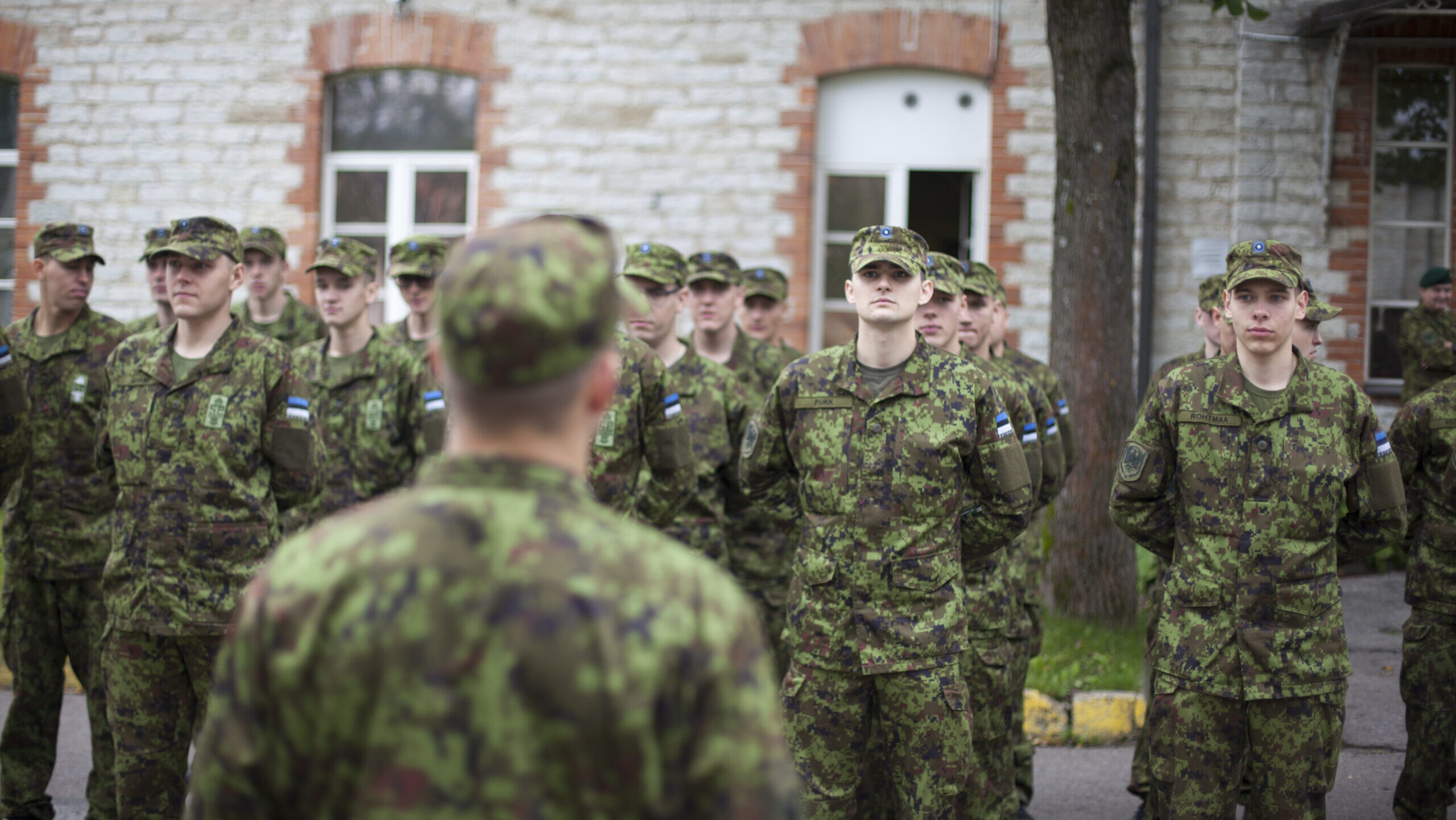 Estonian Conscripts Graduate From Signal Battalion