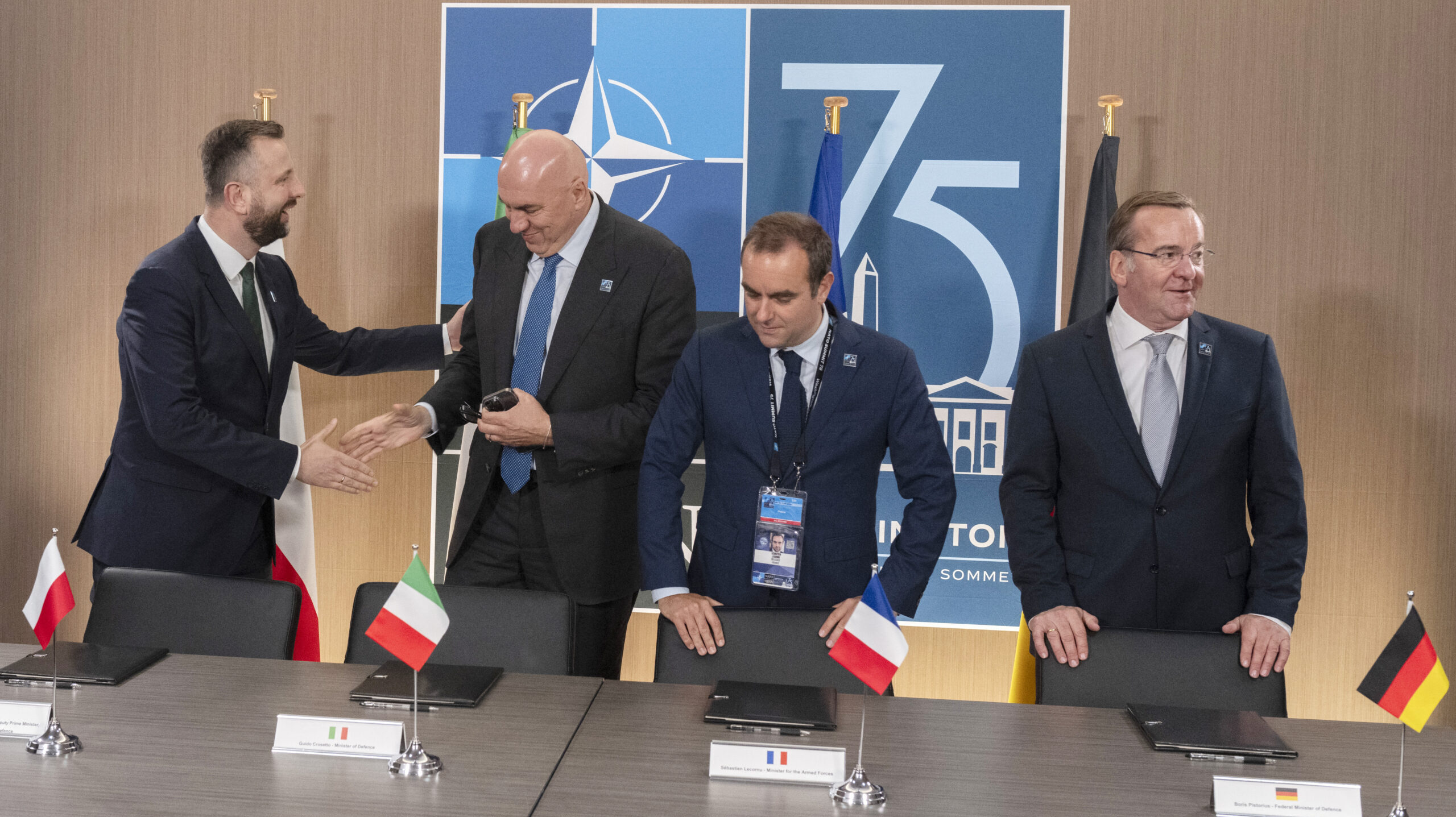 Odpuśćmy (długie): Francja dołącza do Niemiec, Włoch i Polski w nowym programie rakietowym dalekiego zasięgu ELSA