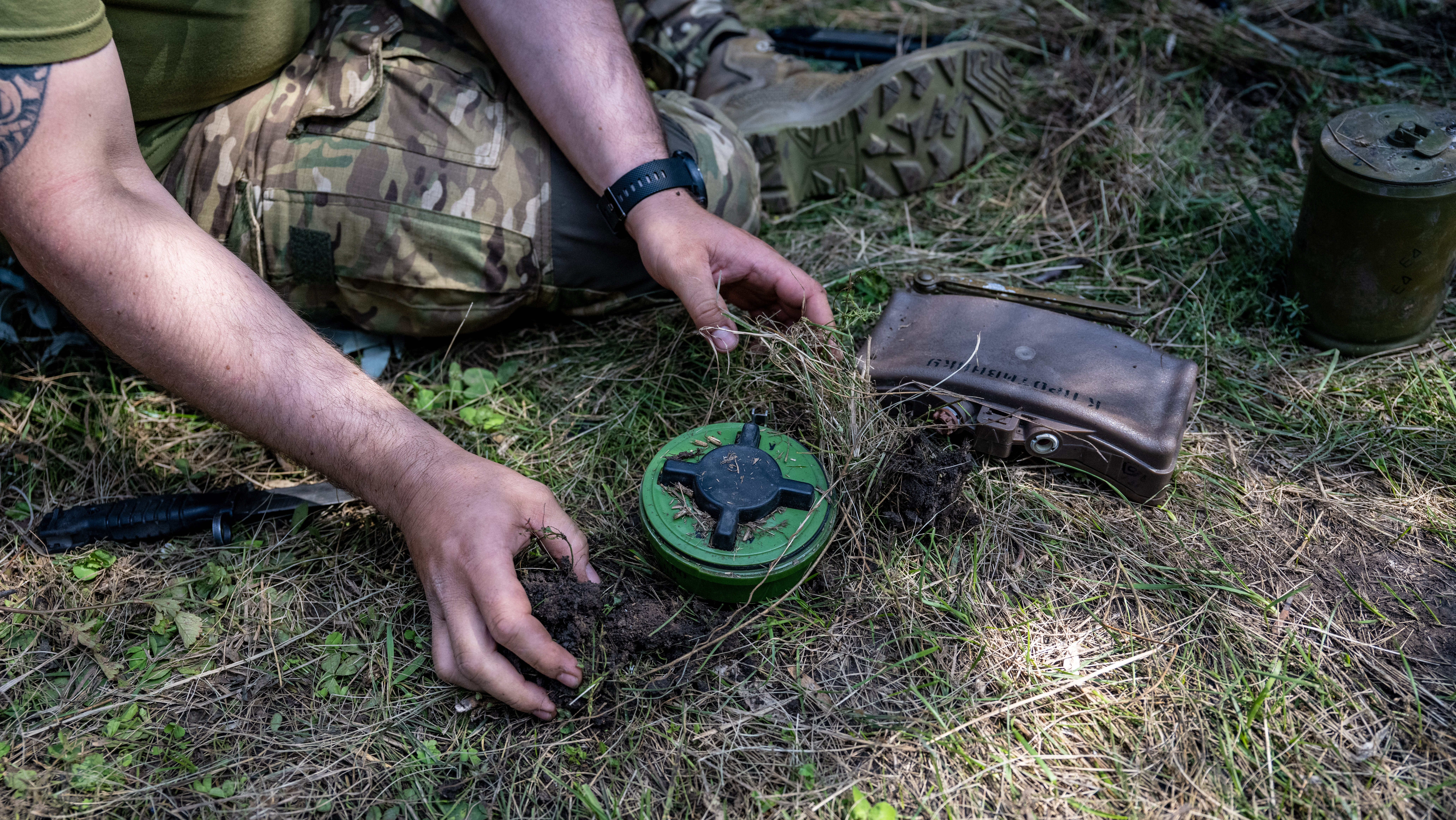 Citing Russian threat, Baltic and Polish defense ministers want out of anti-landmine treaty