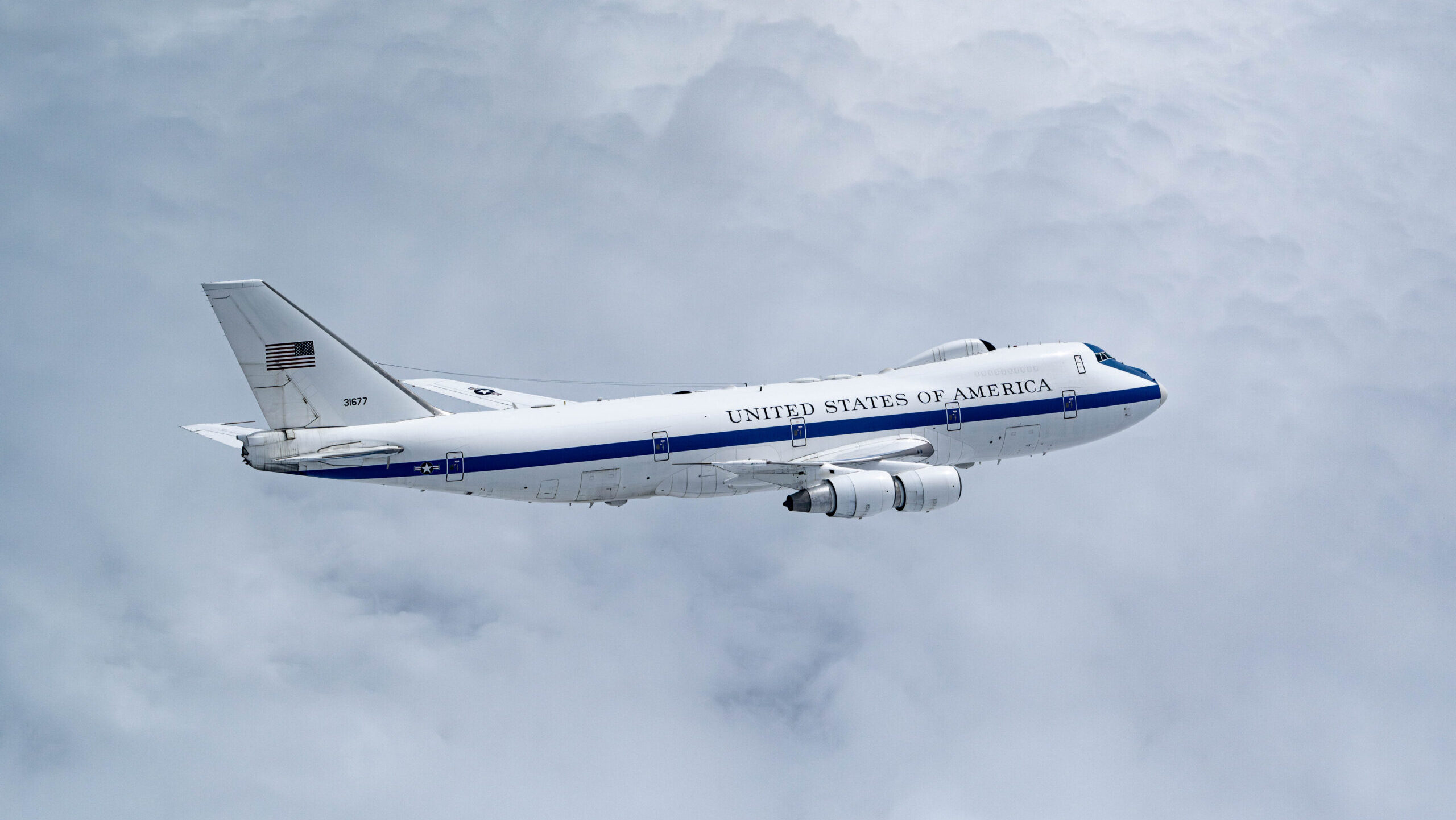 E-4B Nightwatch flies over Midwest