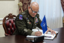 250408_cavoli_nato_flag_8009541