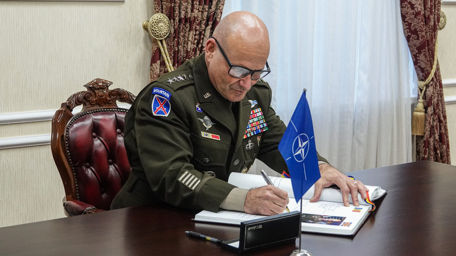 Official says DoD not considering pulling US out of NATO SACEUR leadership post